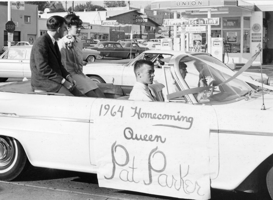 The+1964+homecoming+queen+in+downtown+LO+on+the+corner+of+Second+St.+and+A+Ave.